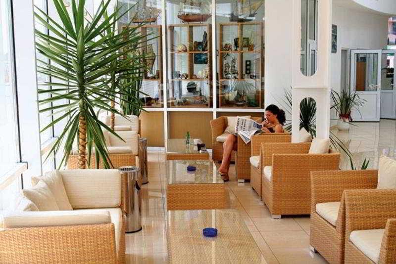 Korona Hotell Slăntjev Brjag Exteriör bild
