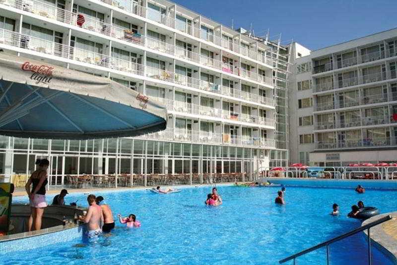 Korona Hotell Slăntjev Brjag Exteriör bild