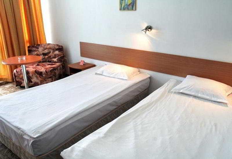 Korona Hotell Slăntjev Brjag Exteriör bild